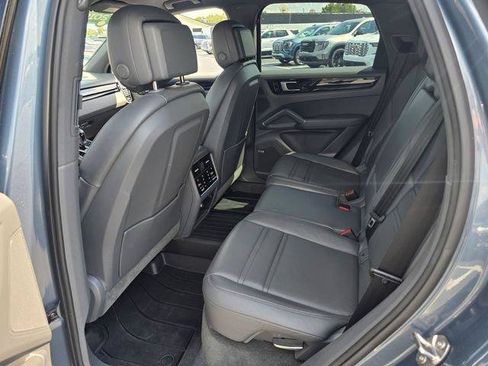 Used 2019 Porsche Cayenne AWD/4WD image 12