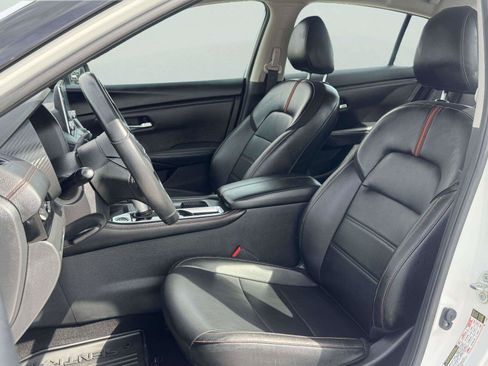 Used 2024 Nissan Sentra SR w/ SR Premium Package FWD image 20