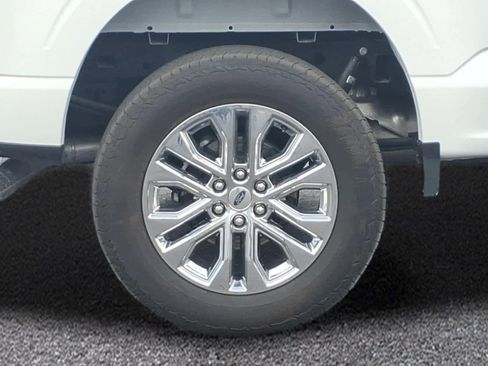 Used 2025 Ford F150 Lariat w/ Equipment Group 501A Mid AWD/4WD image 3