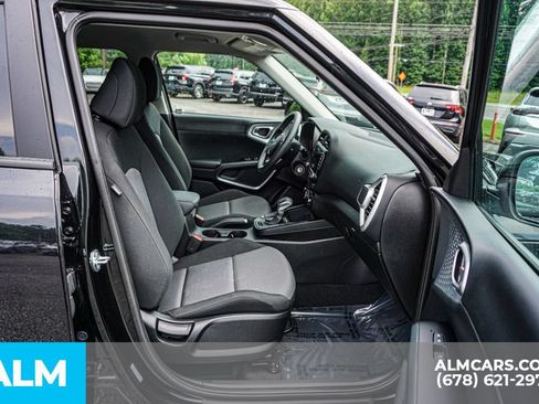 Used 2025 Kia Soul LX w/ LX Technology Package FWD image 24