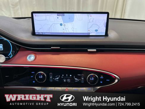Used 2022 Genesis GV70 3.5T Sport w/ Sport Prestige Package AWD/4WD image 24