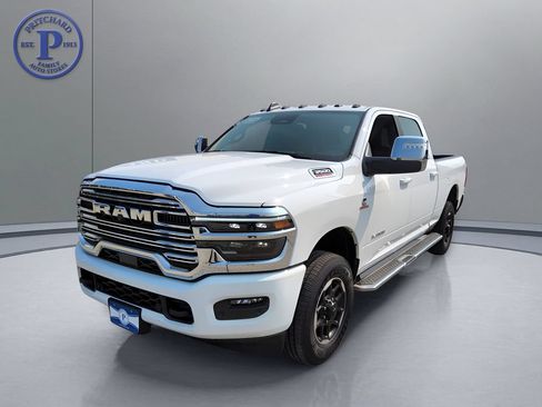 Used 2025 RAM 3500 Laramie AWD/4WD image 3