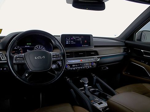 Used 2022 Kia Telluride SX w/ SX Prestige Package image 13