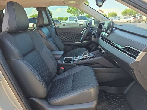 Used 2023 Mitsubishi Outlander SEL AWD/4WD image 33