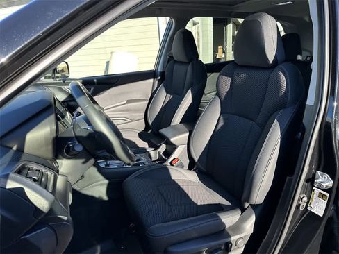 Used 2023 Subaru Forester Premium image 11