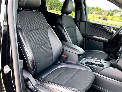 Used 2025 Ford Escape ST-Line AWD/4WD image 7