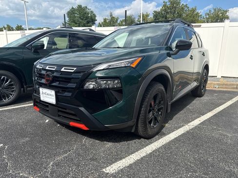 Certified 2026 Nissan Rogue SV AWD/4WD image 1