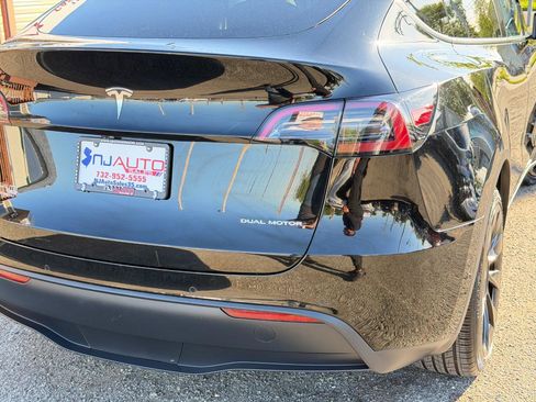 Used 2021 Tesla Model Y Long Range AWD/4WD image 79
