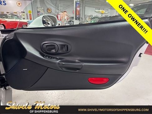 Used 2004 Chevrolet Corvette Coupe w/ Roof Package image 25