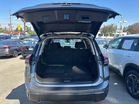 Used 2025 Nissan Rogue SV FWD image 33