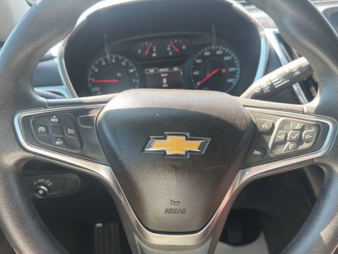 Used 2018 Chevrolet Equinox LT FWD image 13