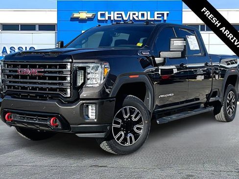 Used 2020 GMC Sierra 2500 AT4 w/ AT4 Premium Package image 3