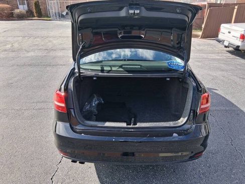 Used 2015 Volkswagen Jetta SE FWD image 12