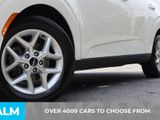 Used 2023 Kia Soul LX w/ LX Technology Package image 3