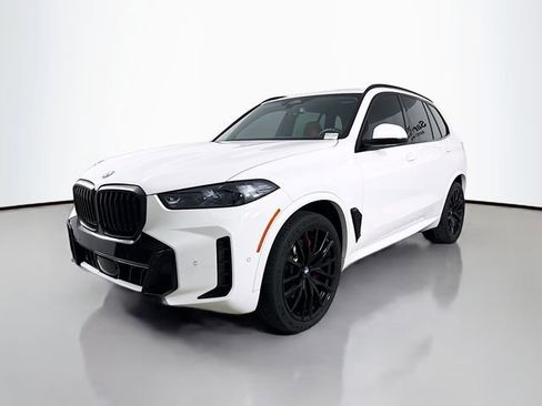 Used 2024 BMW X5 xDrive40i w/ M Sport Package image 3