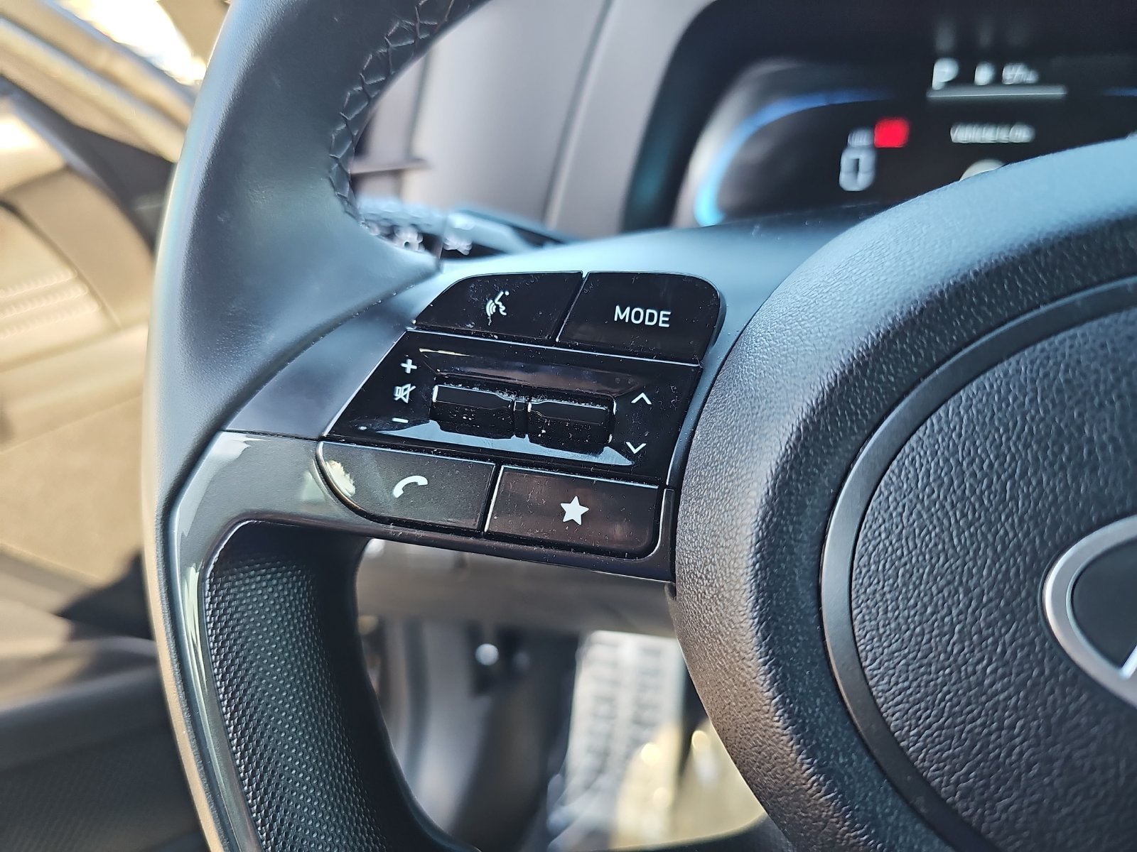 Certified 2025 Hyundai Elantra Sport FWD image 16