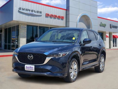 Used 2023 MAZDA CX-5 Signature AWD/4WD image 2