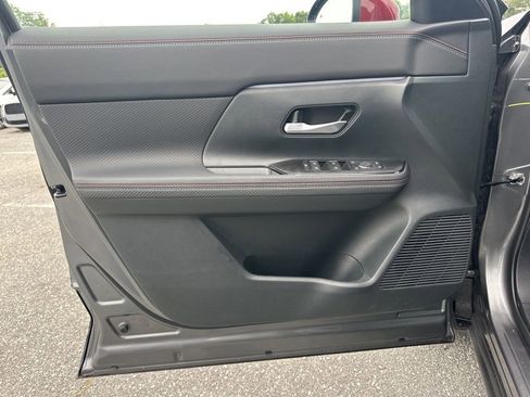 Used 2025 Nissan Kicks SR w/ SR Premium Package image 24