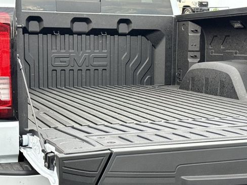 New 2026 GMC Sierra 1500 Denali Ultimate w/ LPO, Black Badging Package AWD/4WD image 10