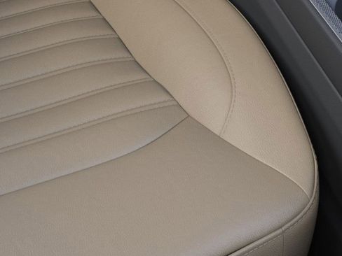 Used 2024 Ford Edge SEL w/ Convenience Package image 17