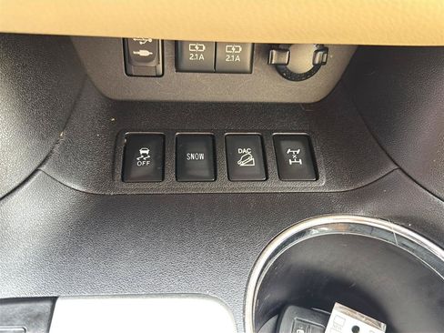 Used 2017 Toyota Highlander AWD V6 image 33