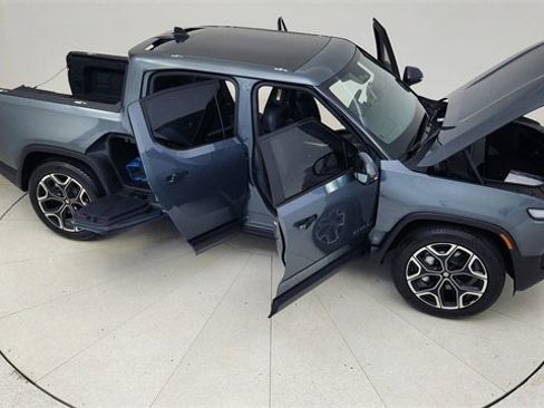 Used 2025 Rivian R1T Adventure image 81