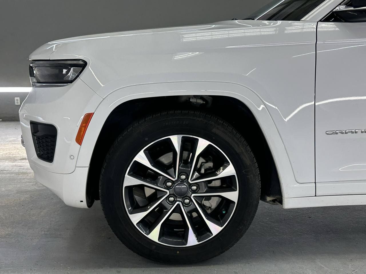 Used 2023 Jeep Grand Cherokee L Overland AWD/4WD image 5