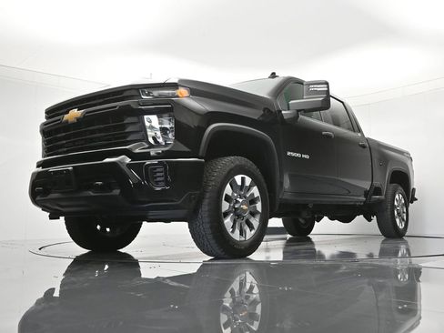 Used 2024 Chevrolet Silverado 2500 Custom w/ Custom Value Package AWD/4WD image 35