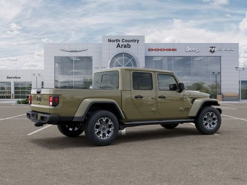 Used 2025 Jeep Gladiator Sport w/ Premium Package AWD/4WD image 4