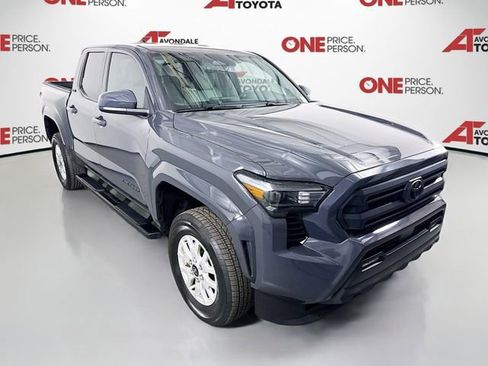 Certified 2025 Toyota Tacoma SR5 AWD/4WD image 1