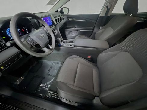 Used 2025 Toyota Camry LE w/ Convenience Package FWD image 11