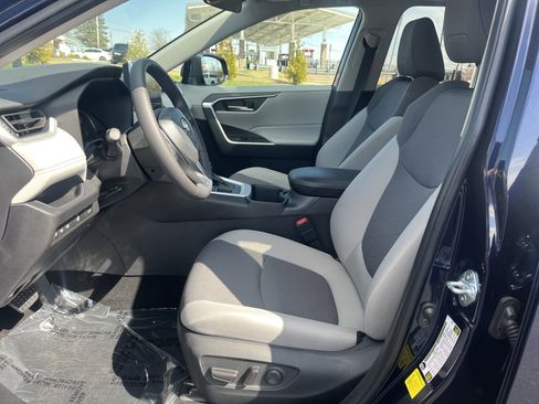 Certified 2025 Toyota RAV4 XLE w/ Convenience Package image 16