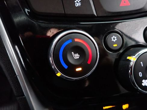 Used 2020 Chevrolet Trax Premier w/ LPO, Protection Package FWD image 5