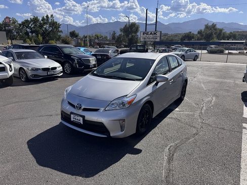 Used 2014 Toyota Prius Three FWD image 3