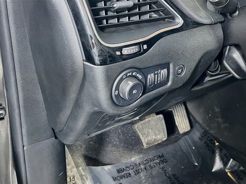 Used 2023 Jeep Cherokee Altitude Lux AWD/4WD image 10