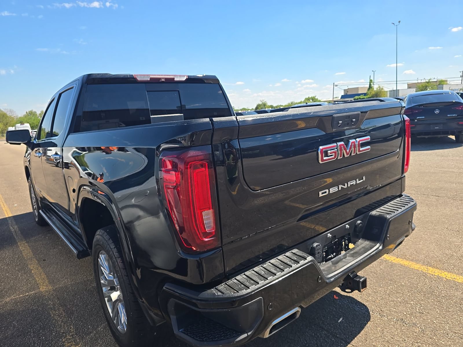 Used 2019 GMC Sierra 1500 Denali w/ Technology Package AWD/4WD image 2