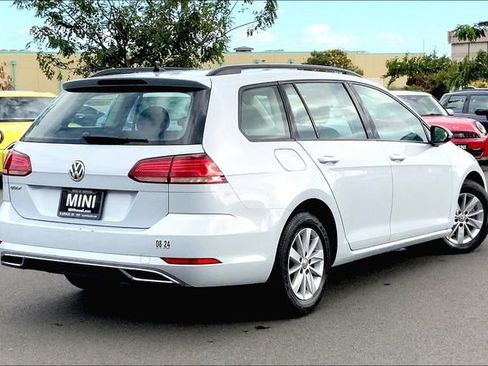 Used 2019 Volkswagen Golf SE FWD image 4