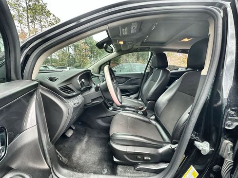 Used 2020 Buick Encore Preferred w/ Safety Package image 2