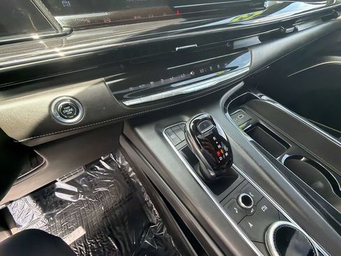 Used 2023 Cadillac Escalade V AWD/4WD image 19