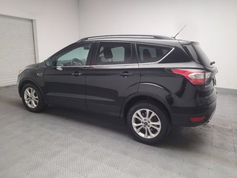 Used 2018 Ford Escape SE FWD image 3