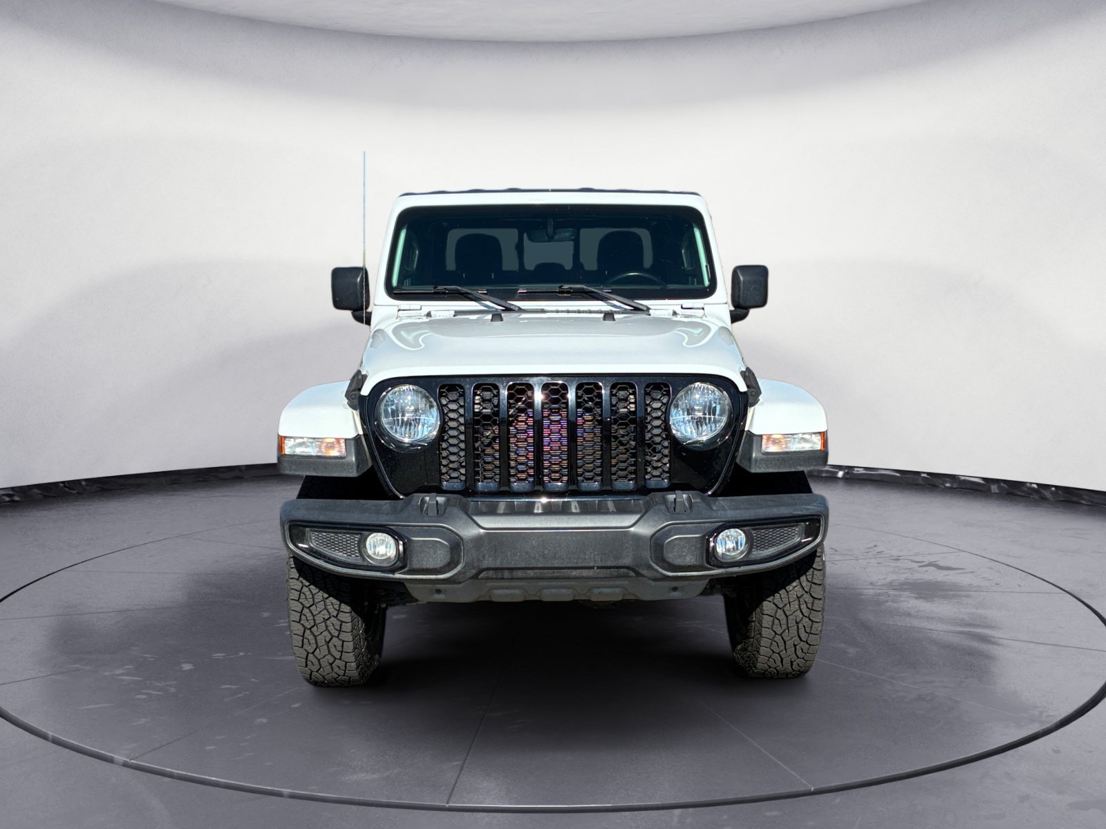Used 2021 Jeep Gladiator Sport AWD/4WD image 2