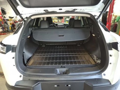 Used 2025 Nissan Murano SL w/ Cargo Package AWD/4WD image 9
