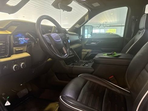 Used 2025 GMC Sierra 2500 AT4X AWD/4WD image 5
