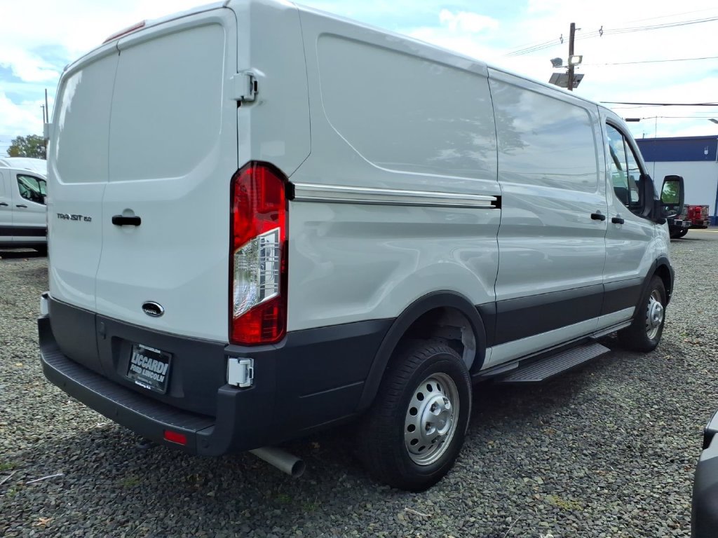 Used 2023 Ford Transit 150 Low Roof AWD image 15