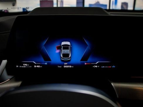 Used 2025 BMW X2 M35i w/ Premium Package image 17