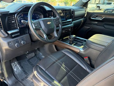Used 2024 Chevrolet Silverado 1500 High Country w/ High Country Premium Package image 11
