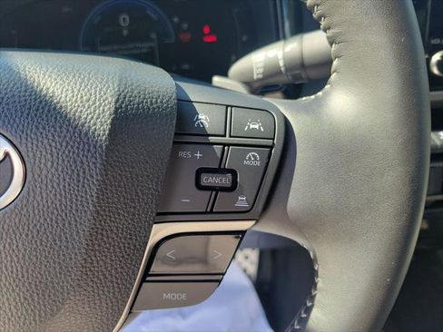 Certified 2025 Toyota Camry SE w/ Convenience Package image 19