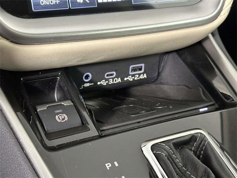 Used 2023 Subaru Outback Limited image 28