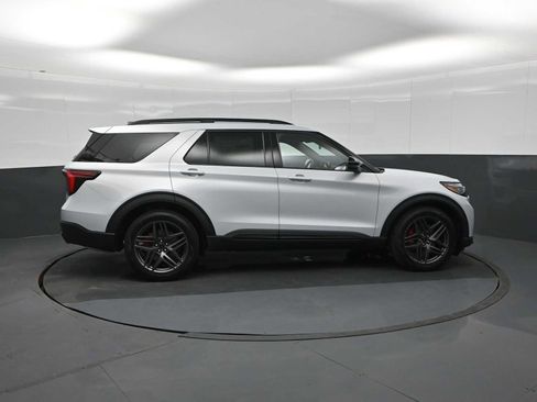 New 2026 Ford Explorer ST w/ Sun And Sound Package AWD/4WD image 9