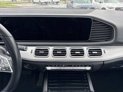 Used 2025 Mercedes-Benz GLS 450 4MATIC image 25
